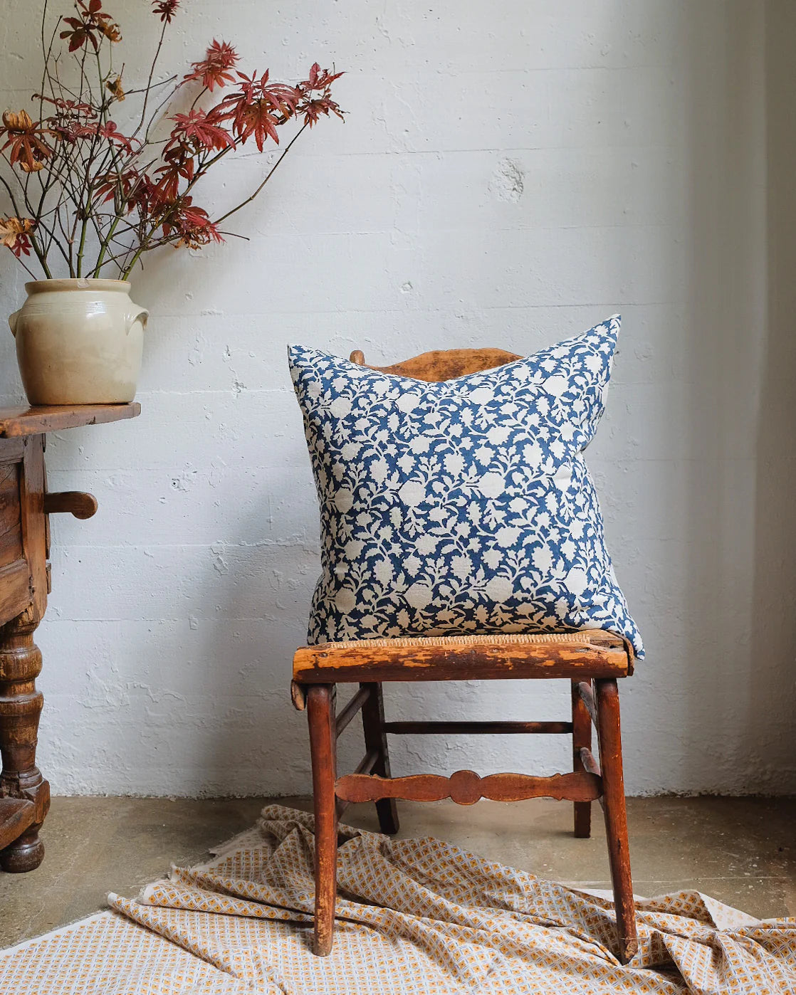 AMNA - HAND BLOCK-PRINTED LINEN PILLOW 22x22"