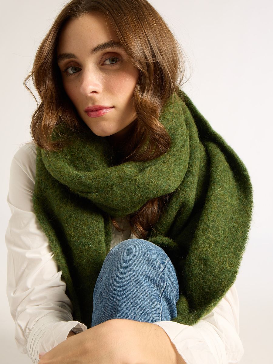 Neve Scarf, Moss