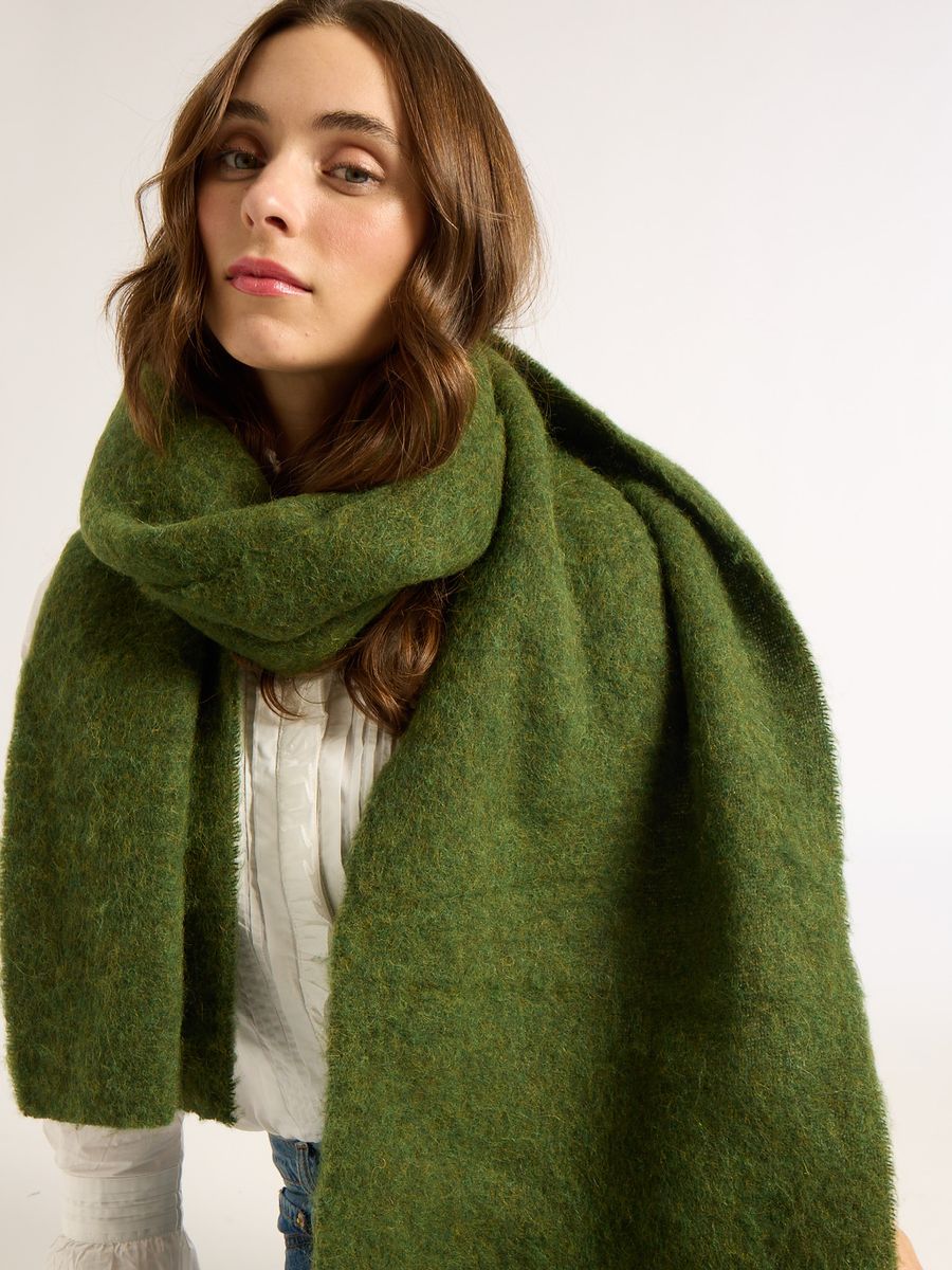 Neve Scarf, Moss