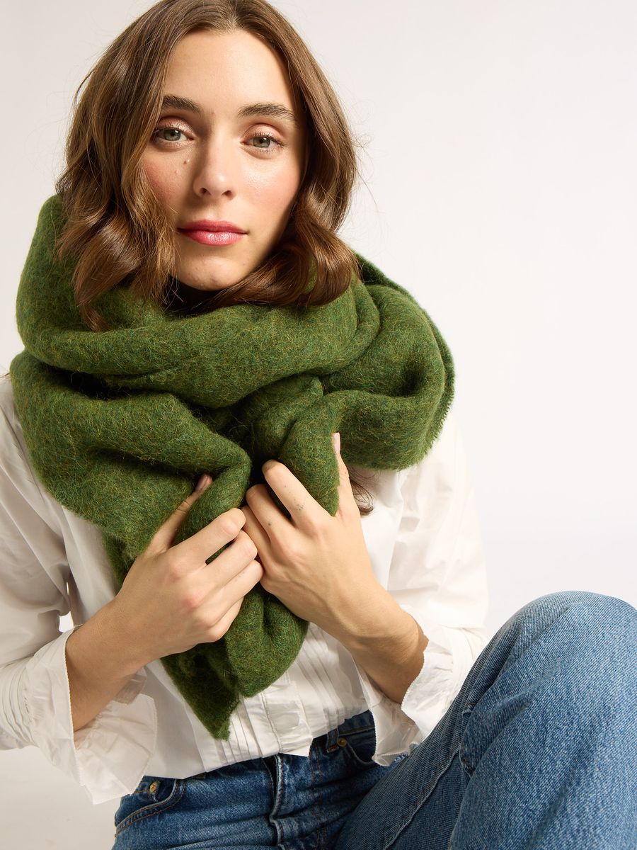 Neve Scarf, Moss