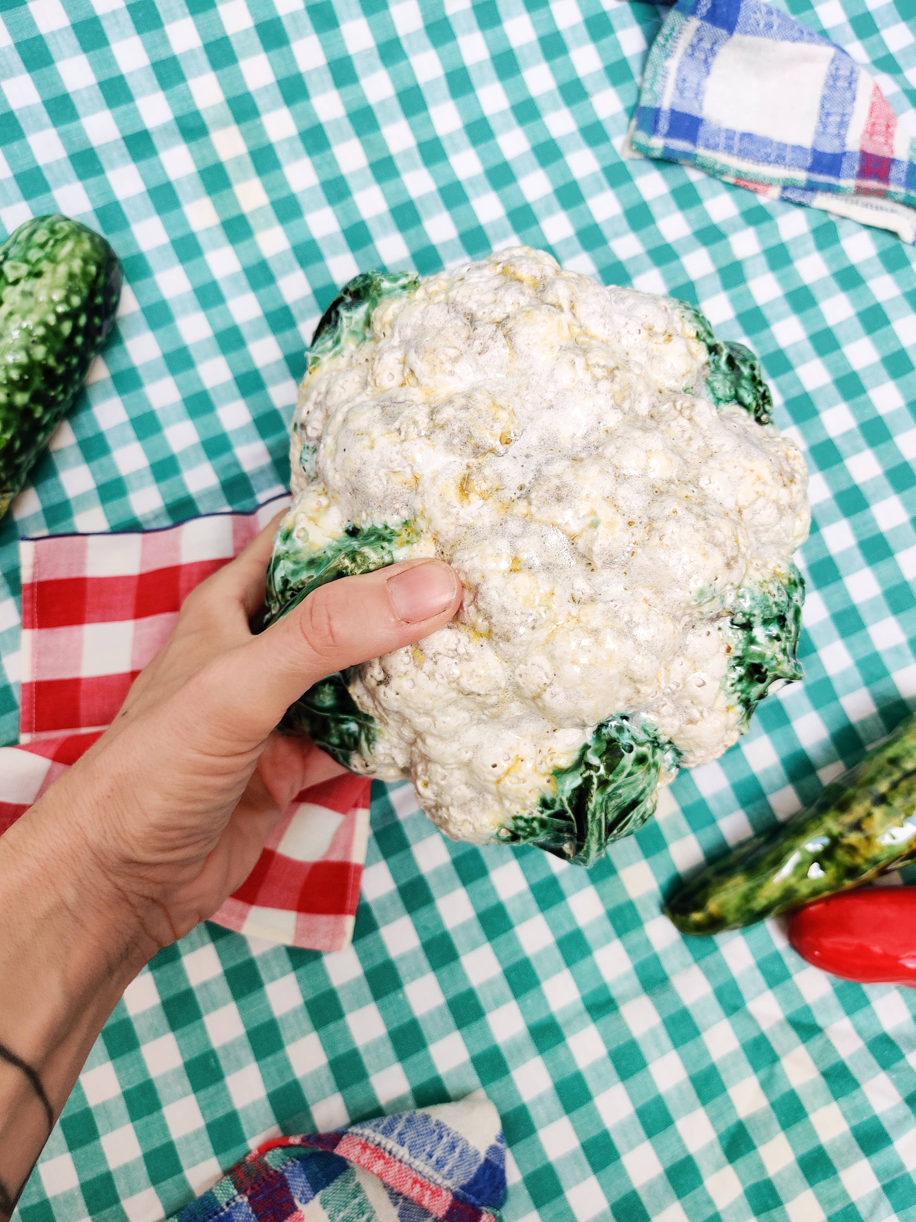 Ceramic reproduction of a cauliflower