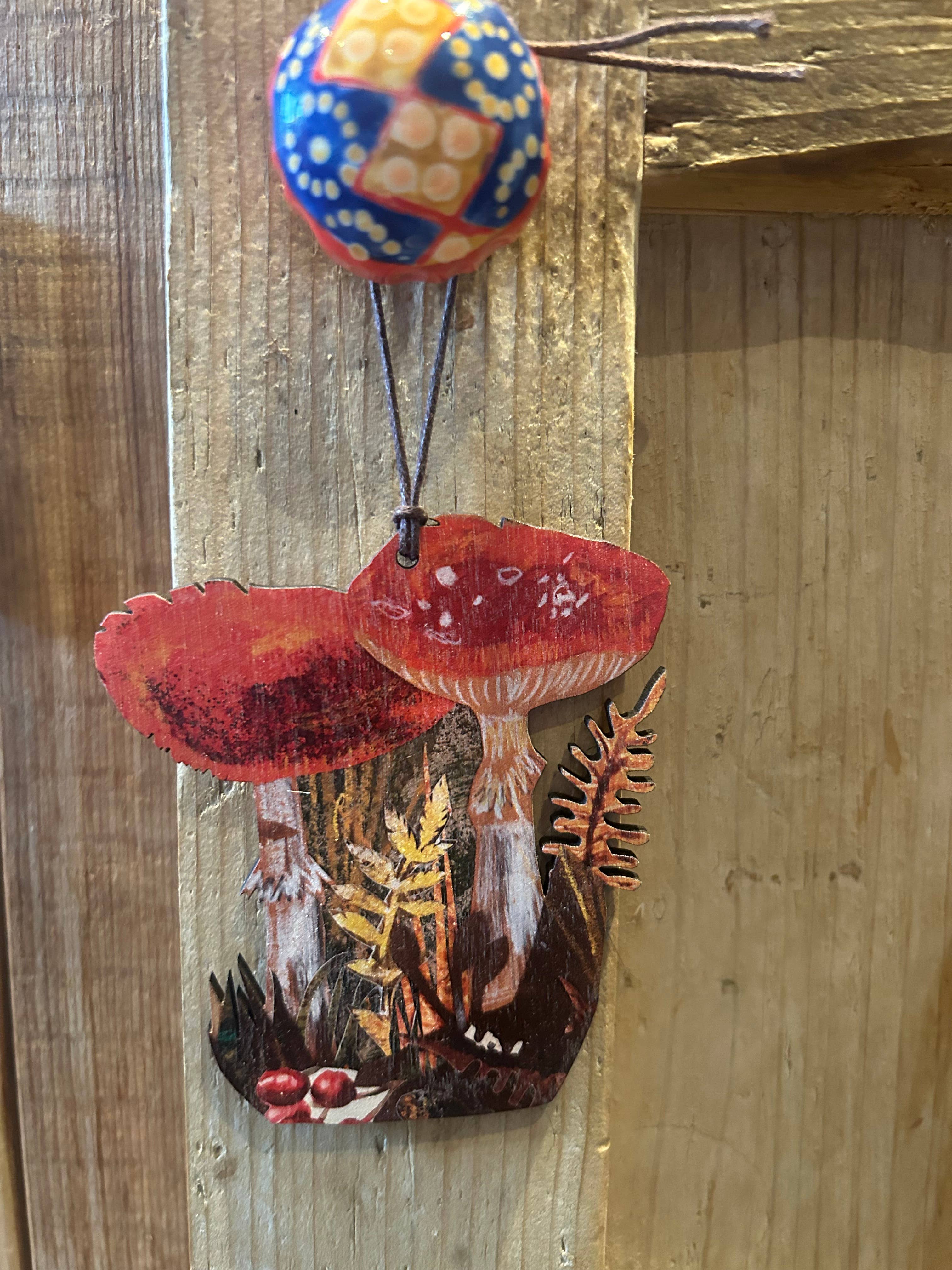 FSC approved birch plywood Toadstools decoration 