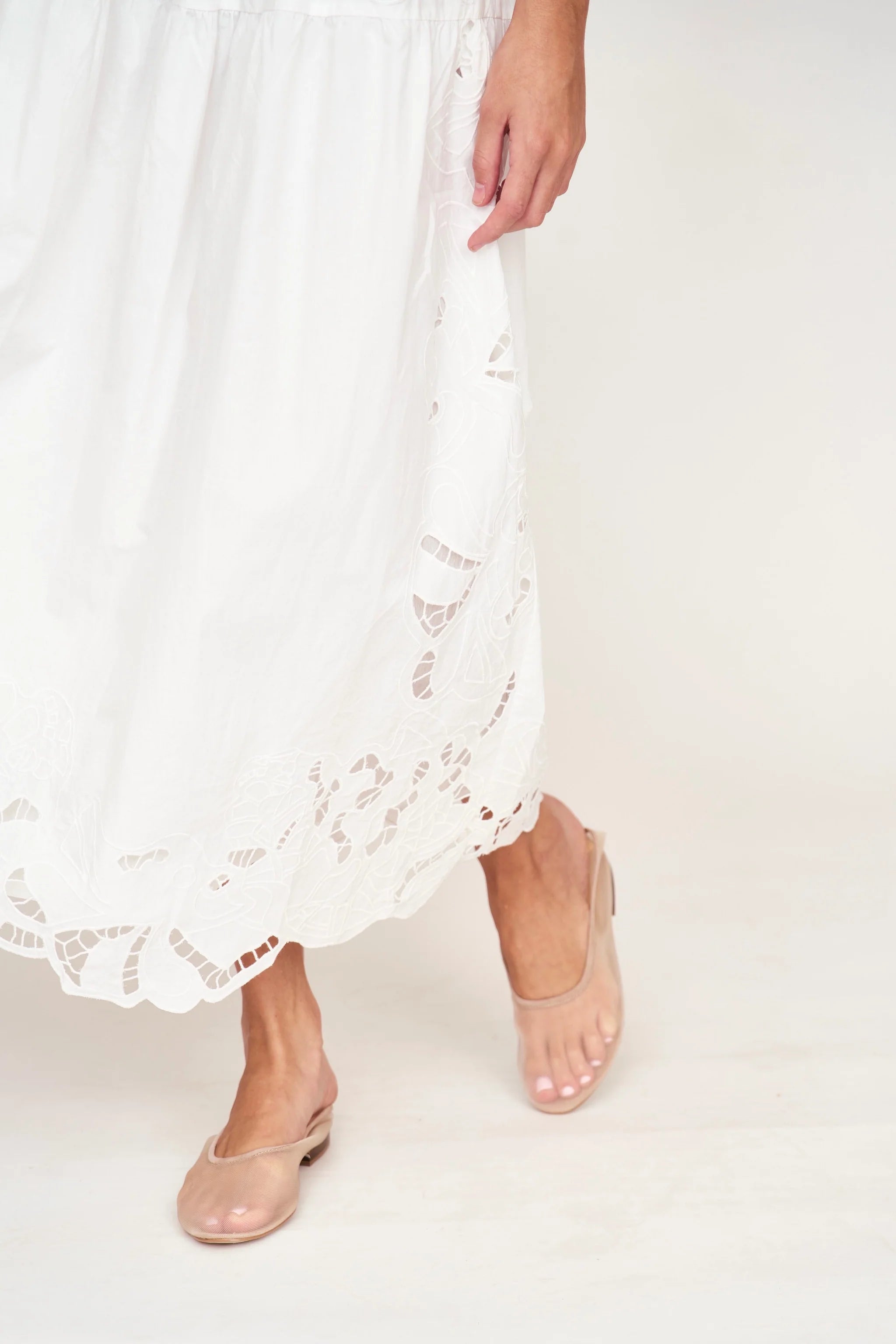 BRIGHTON CUTWORK SKIRT IN WHITE