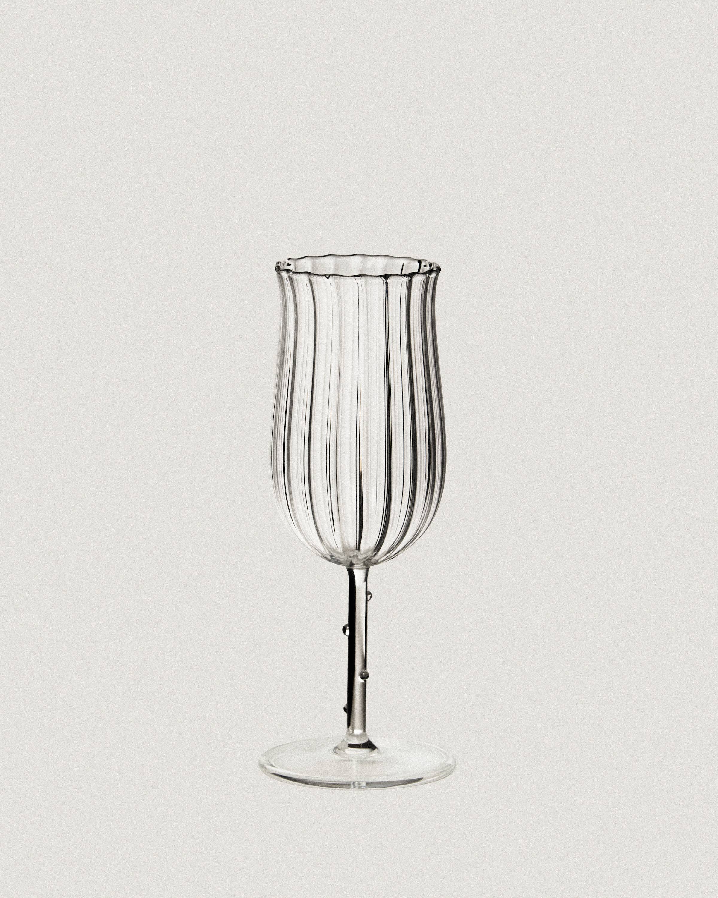 Tulip Wine Glass, Clear (Set of 4)